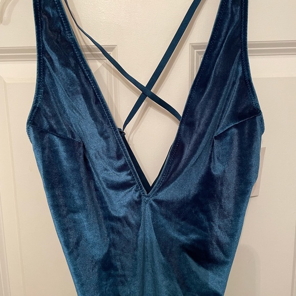 Women’s teal velvet bodysuit - Picture 2 of 6
